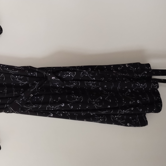 CITY CHIC WOMEN 3/4 SLEEVE MIDI DRESS W/ BELT PLUS SIZE. - Picture 3 of 12